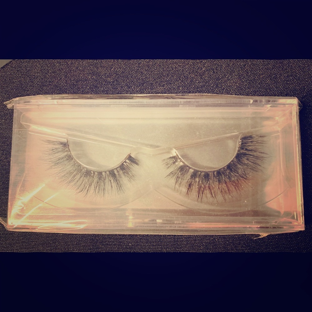 Mink strip lashes